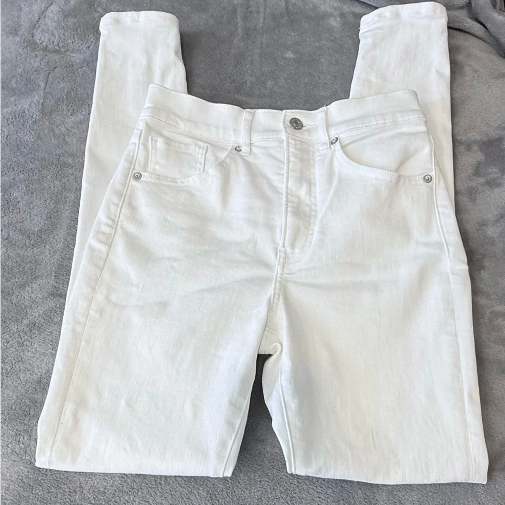 ~Express Women's High Rise White Skinny Jeans